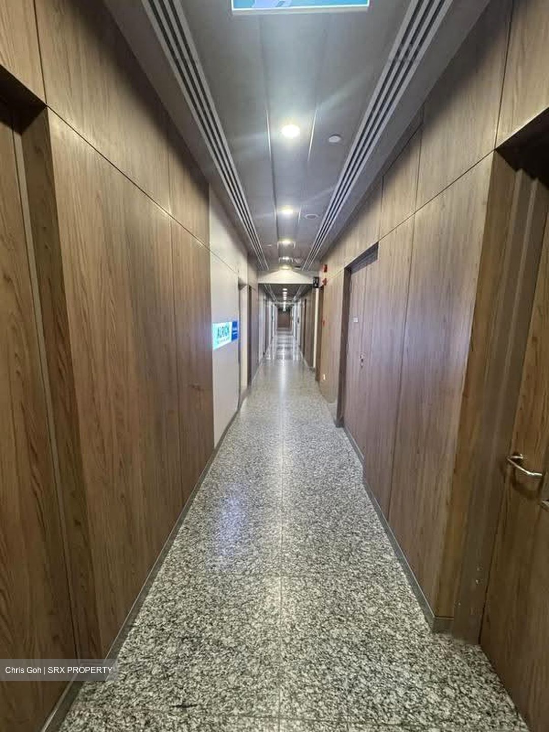 Connexion (D8), Retail #623530121